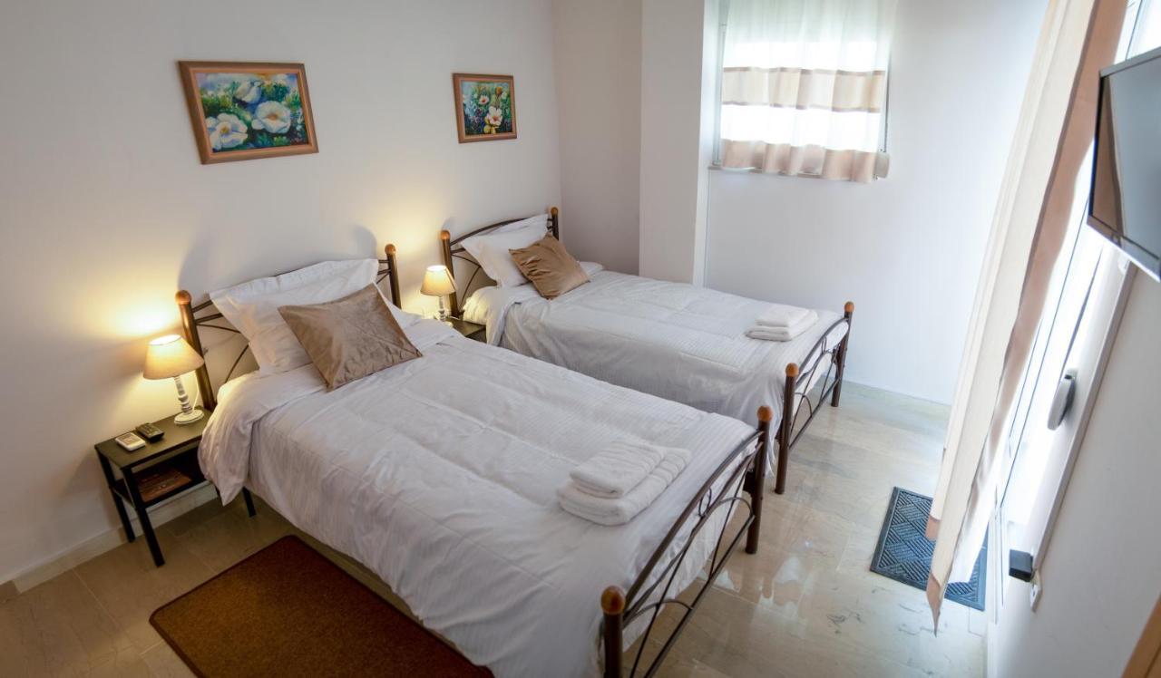 Citycenter Apartment Missolonghi Bagian luar foto